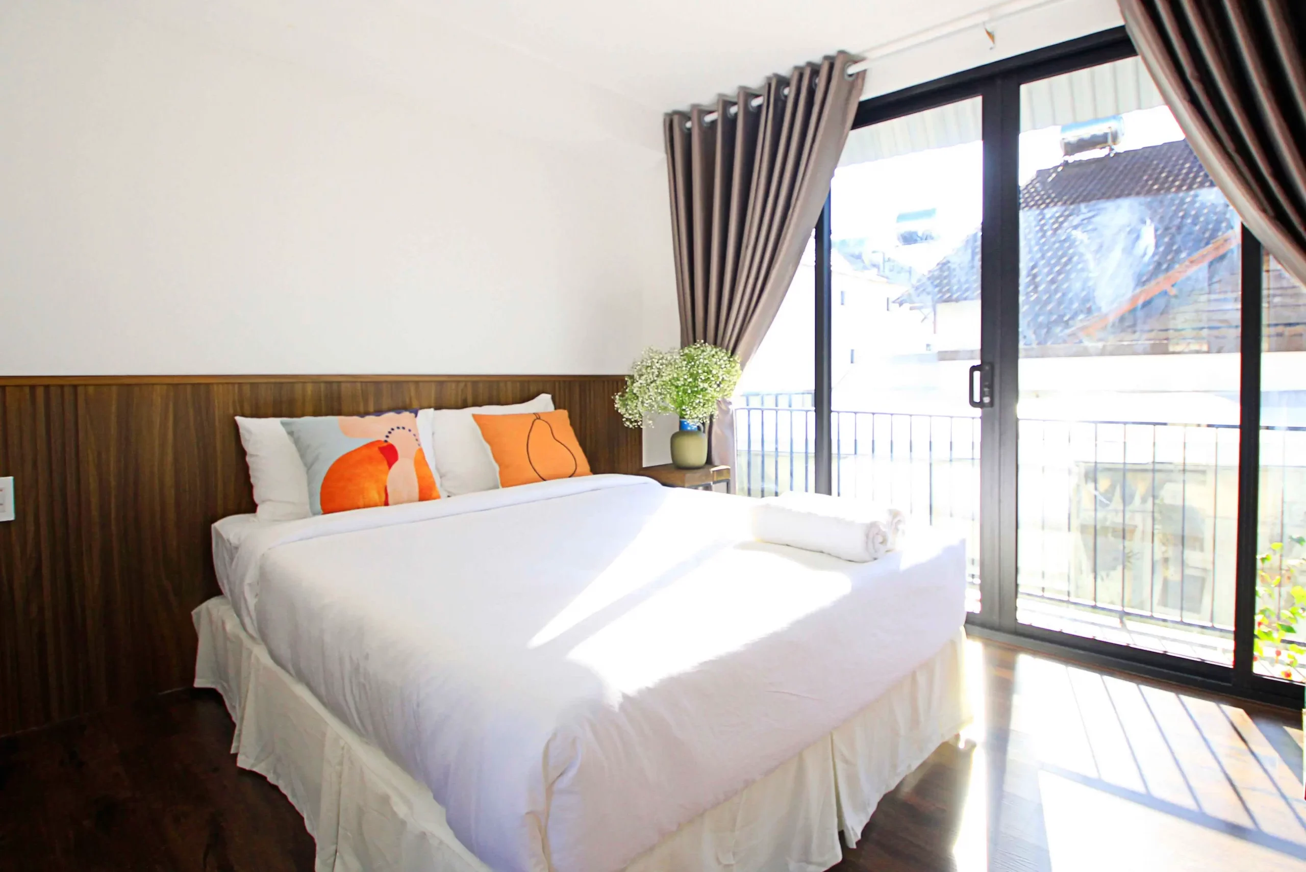 no.13_a302_3bed_duplex_suite_with_balcony_img01